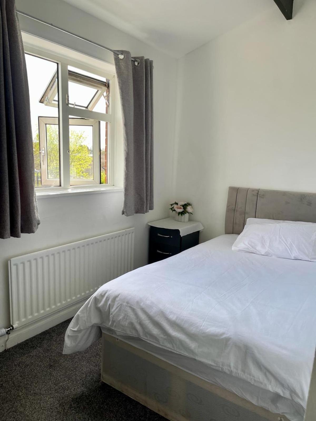 Homestays-Close To Coventry City And University I Free Parking I Wi-Fi Экстерьер фото