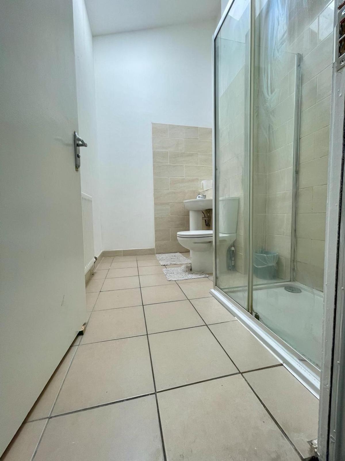 Homestays-Close To Coventry City And University I Free Parking I Wi-Fi Экстерьер фото
