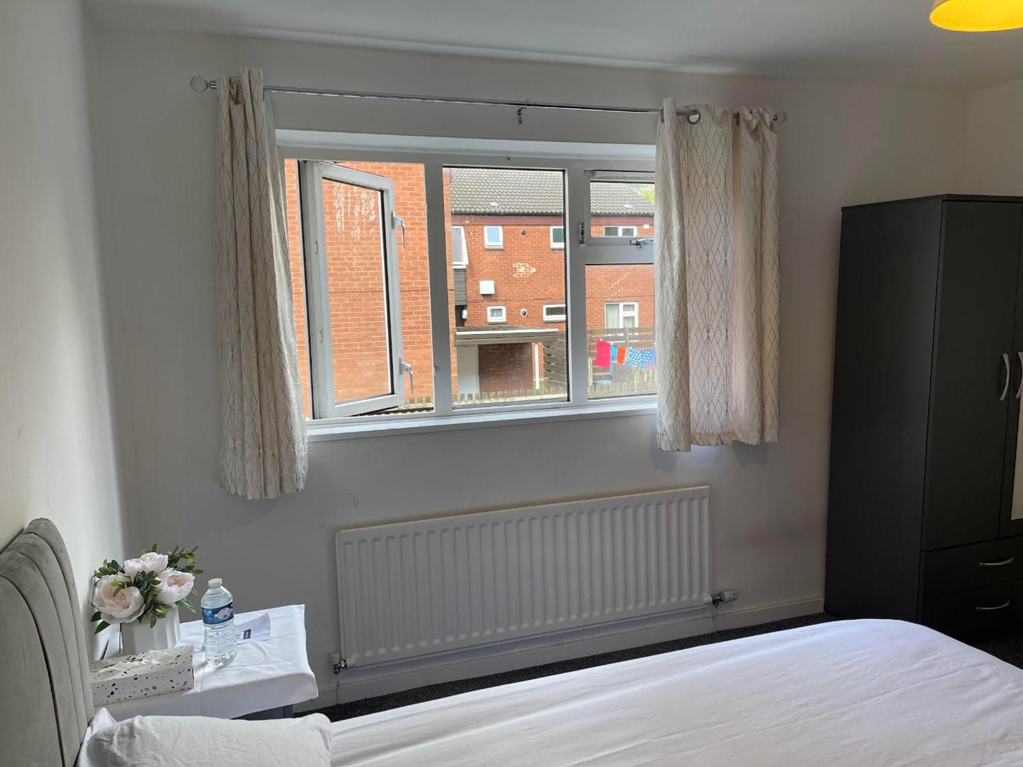Homestays-Close To Coventry City And University I Free Parking I Wi-Fi Экстерьер фото